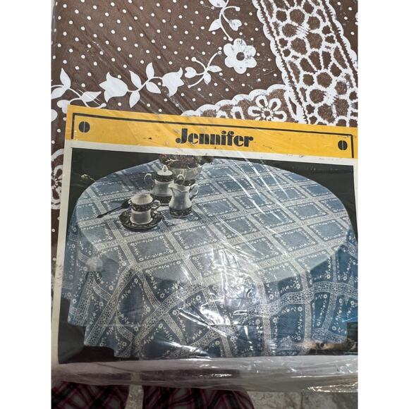 Vtg Aristoplex Vinyl Surface Flannel Back "Jennifer" Tablecloth 60" Round RARE!! - Picture 2 of 6